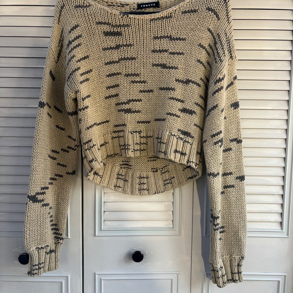 Cropped sweater